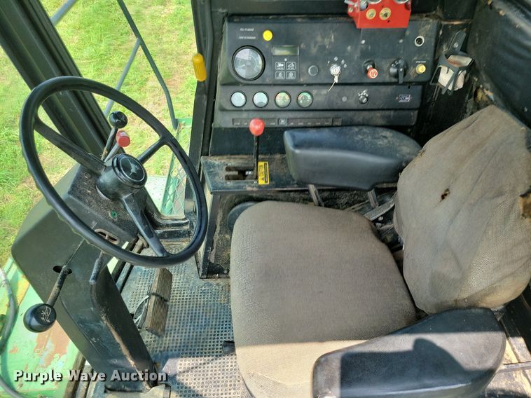 image for item DR4325 1984 John Deere Turbo 7720 combine