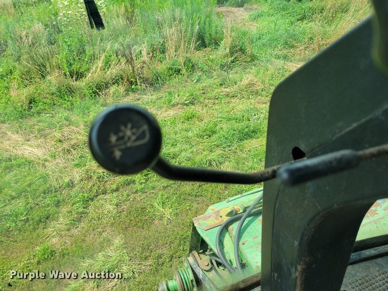 image for item DR4325 1984 John Deere Turbo 7720 combine