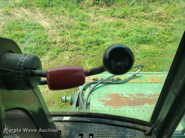 image for item DR4325 1984 John Deere Turbo 7720 combine