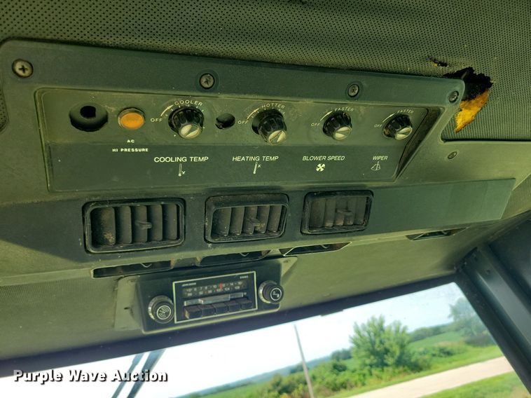 image for item DR4325 1984 John Deere Turbo 7720 combine