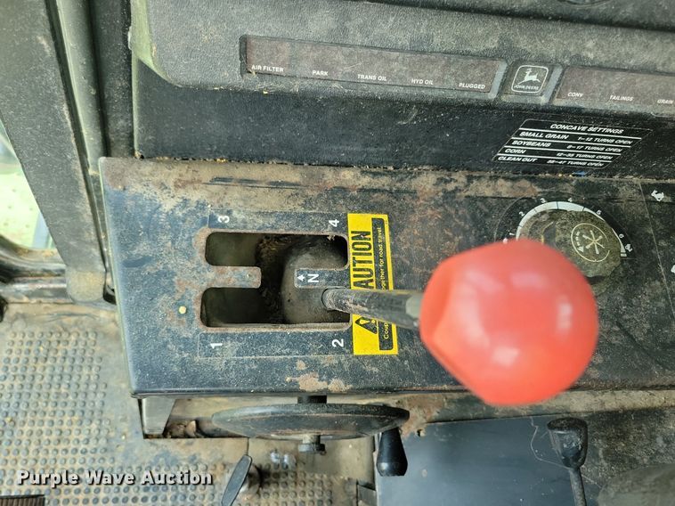 image for item DR4325 1984 John Deere Turbo 7720 combine