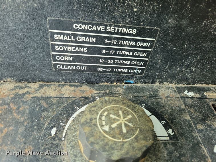 image for item DR4325 1984 John Deere Turbo 7720 combine