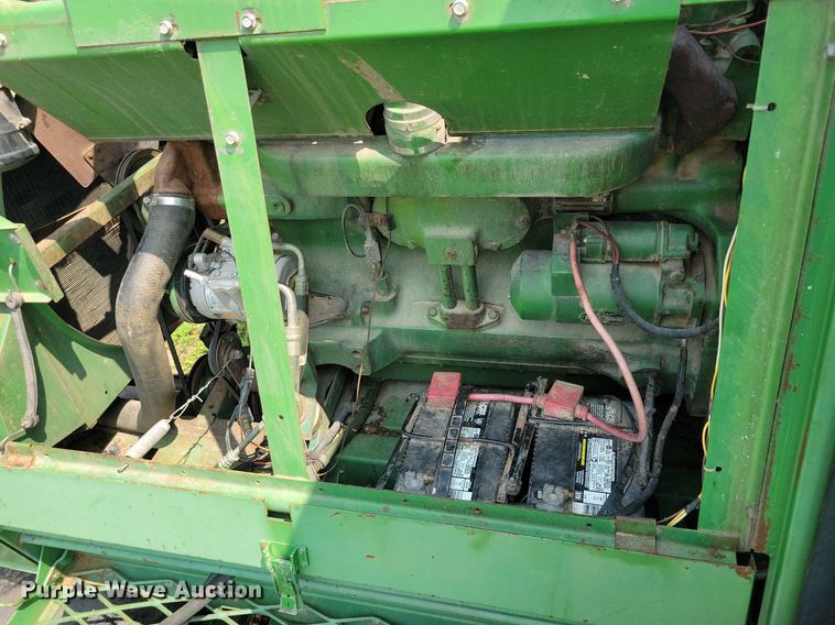 image for item DR4325 1984 John Deere Turbo 7720 combine