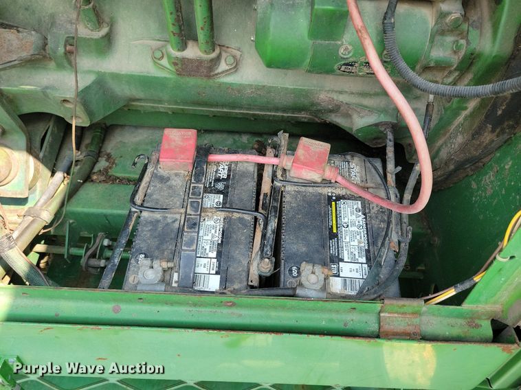 image for item DR4325 1984 John Deere Turbo 7720 combine