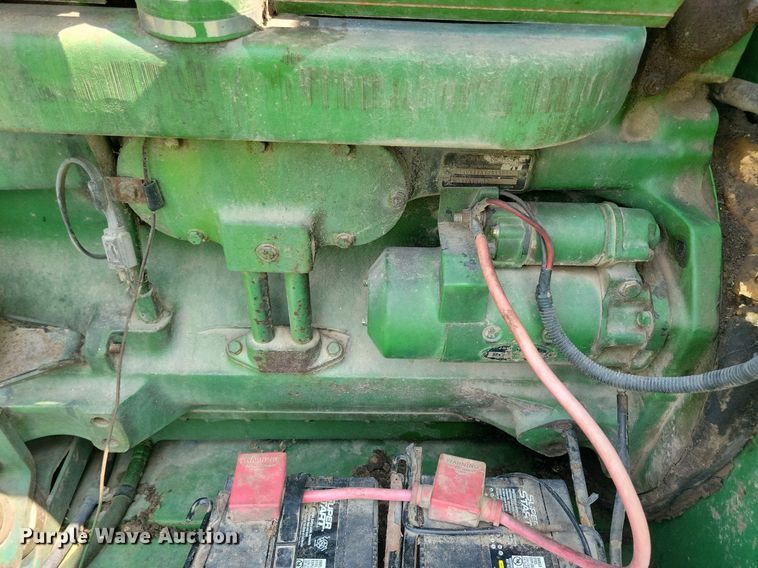 image for item DR4325 1984 John Deere Turbo 7720 combine
