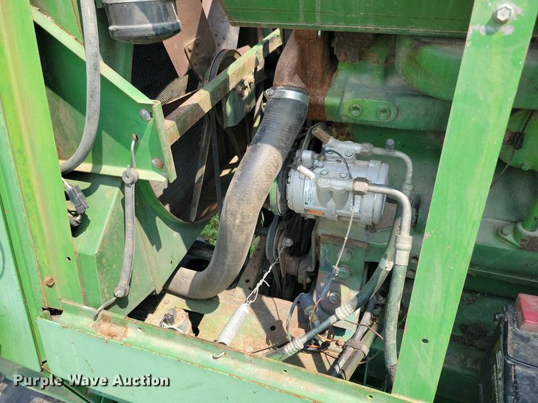 image for item DR4325 1984 John Deere Turbo 7720 combine