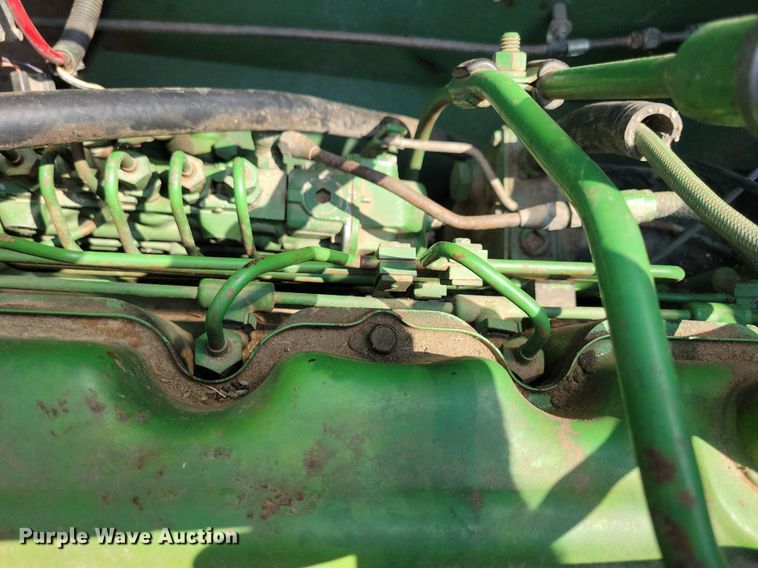 image for item DR4325 1984 John Deere Turbo 7720 combine