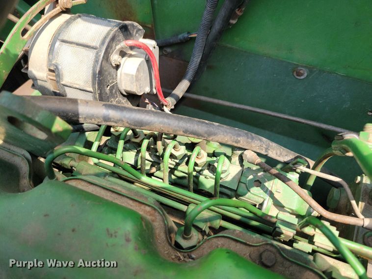 image for item DR4325 1984 John Deere Turbo 7720 combine