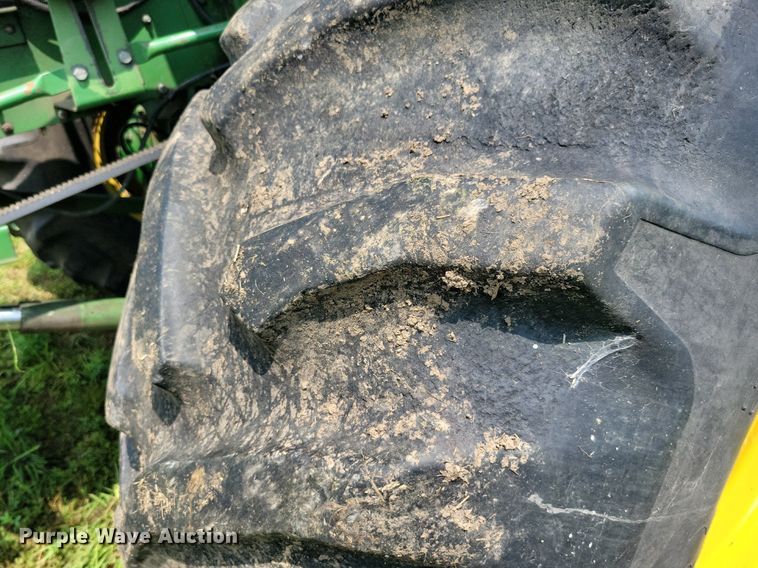 image for item DR4325 1984 John Deere Turbo 7720 combine