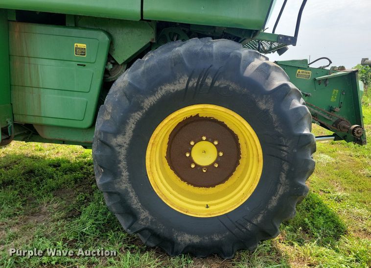 image for item DR4325 1984 John Deere Turbo 7720 combine