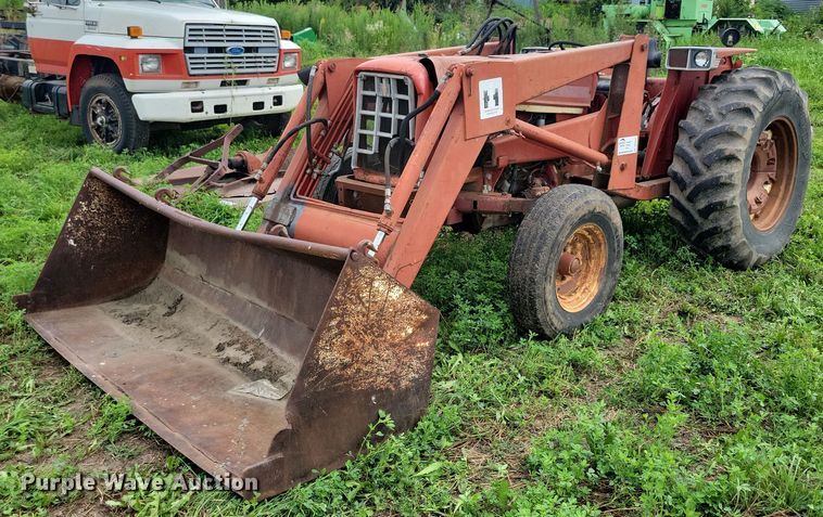 image for item DR4327 1975 International Harvester 574D tractor
