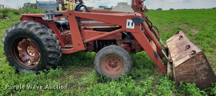 image for item DR4327 1975 International Harvester 574D tractor