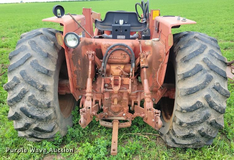 image for item DR4327 1975 International Harvester 574D tractor