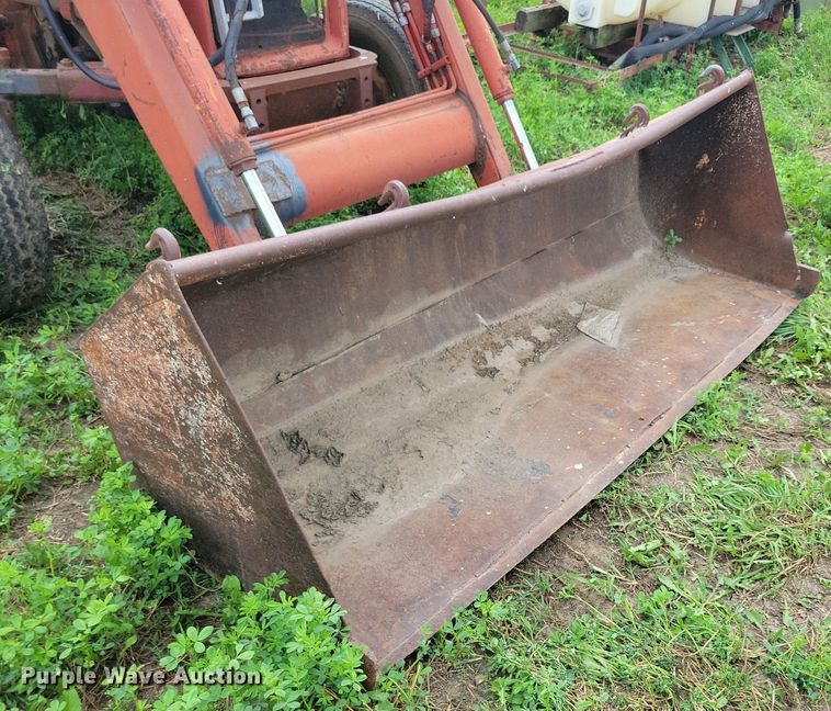 image for item DR4327 1975 International Harvester 574D tractor