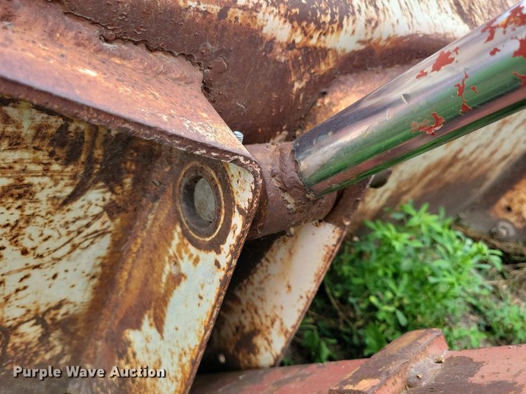 image for item DR4327 1975 International Harvester 574D tractor