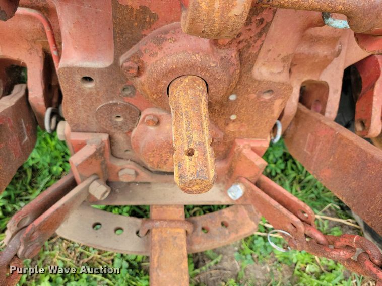 image for item DR4327 1975 International Harvester 574D tractor