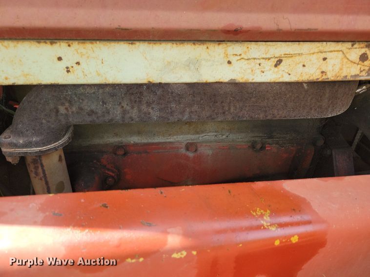 image for item DR4327 1975 International Harvester 574D tractor