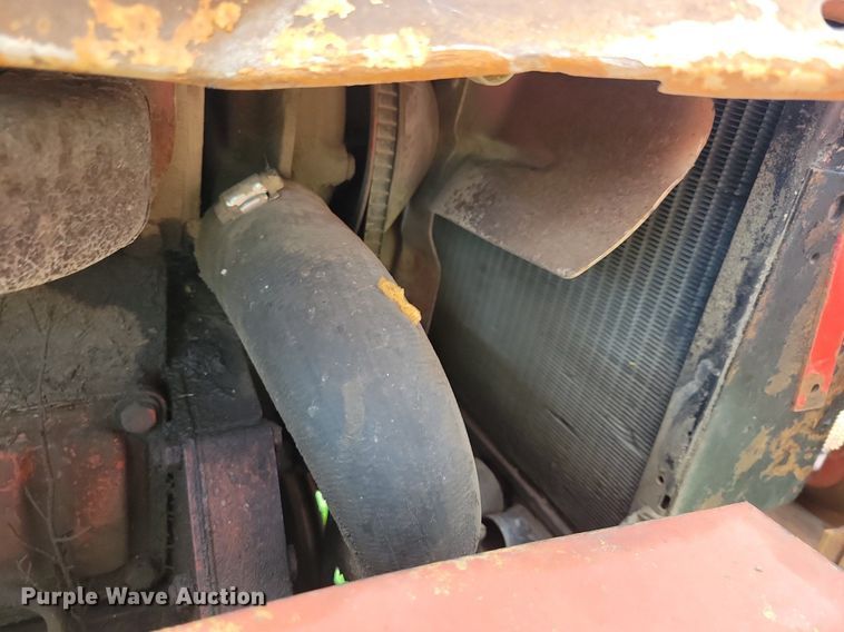 image for item DR4327 1975 International Harvester 574D tractor