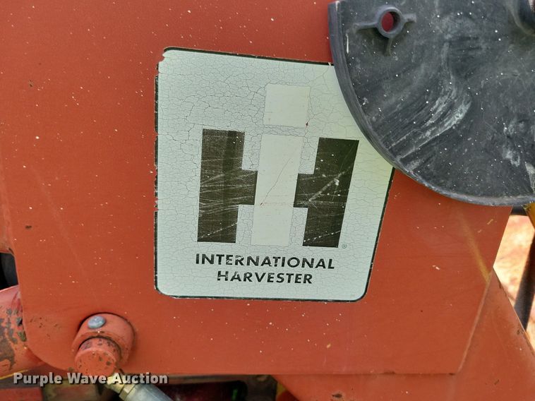 image for item DR4327 1975 International Harvester 574D tractor