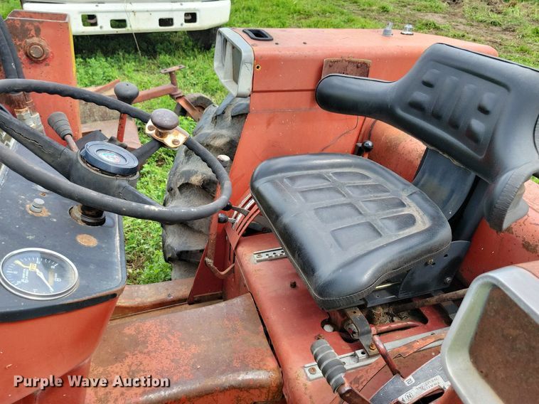 image for item DR4327 1975 International Harvester 574D tractor