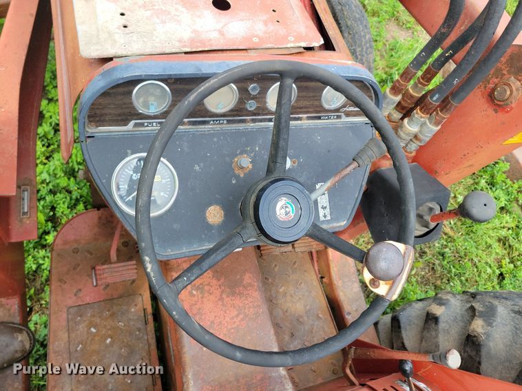 image for item DR4327 1975 International Harvester 574D tractor
