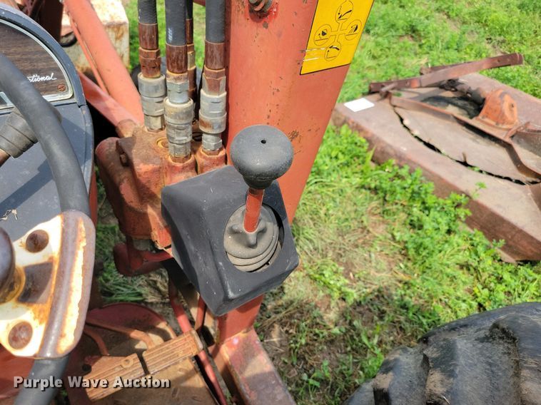 image for item DR4327 1975 International Harvester 574D tractor