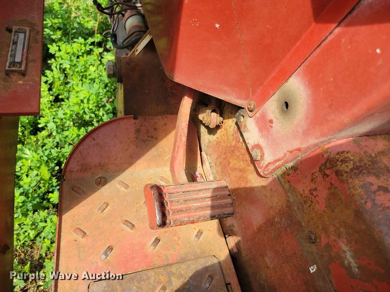 image for item DR4327 1975 International Harvester 574D tractor