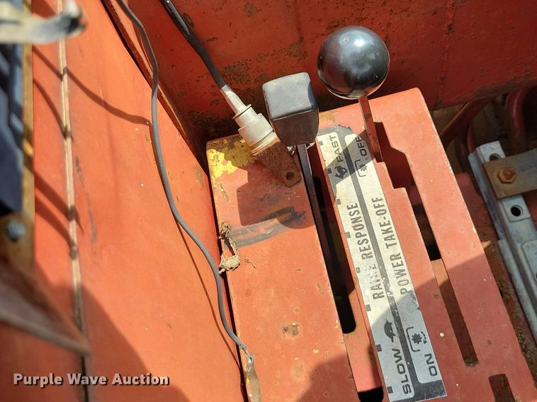 image for item DR4327 1975 International Harvester 574D tractor