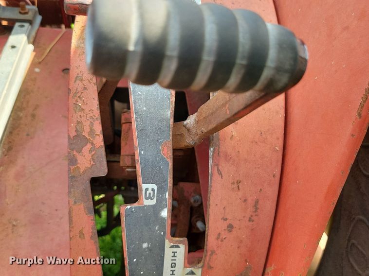 image for item DR4327 1975 International Harvester 574D tractor