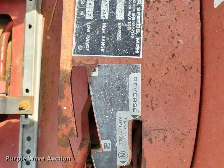 image for item DR4327 1975 International Harvester 574D tractor