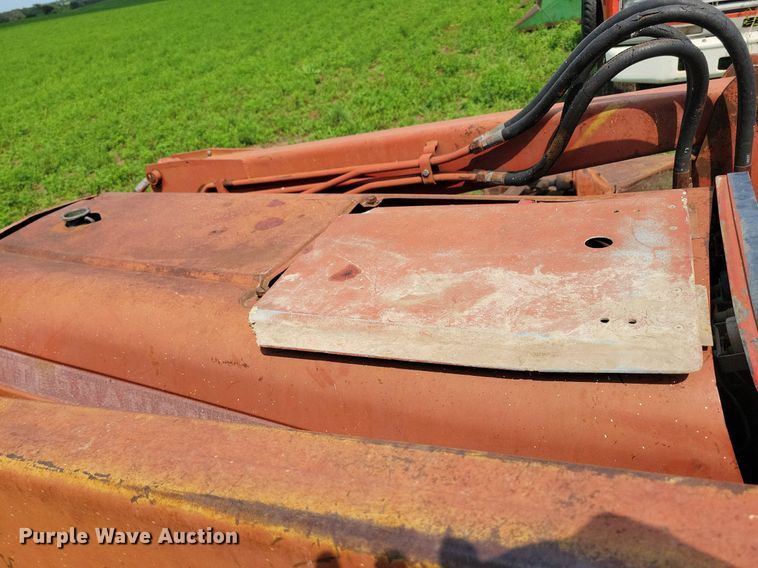 image for item DR4327 1975 International Harvester 574D tractor