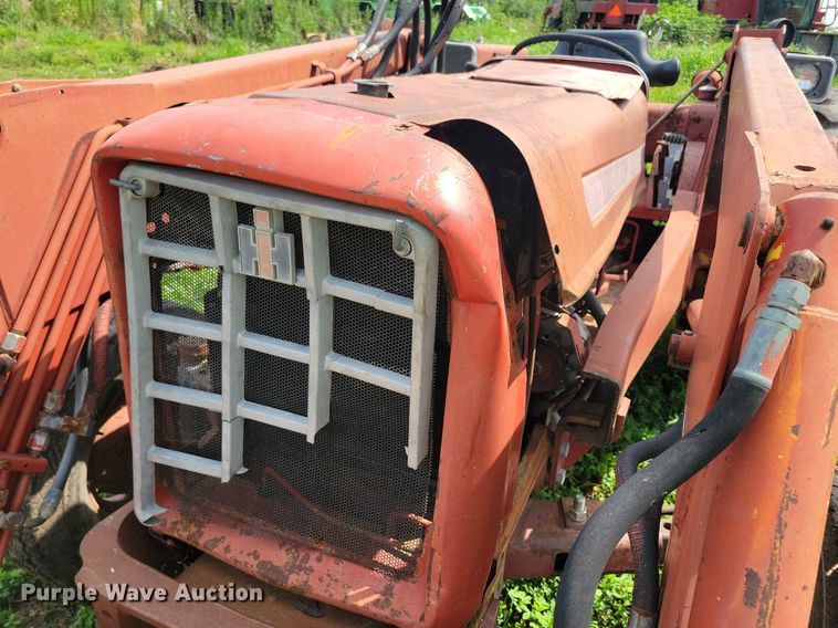 image for item DR4327 1975 International Harvester 574D tractor