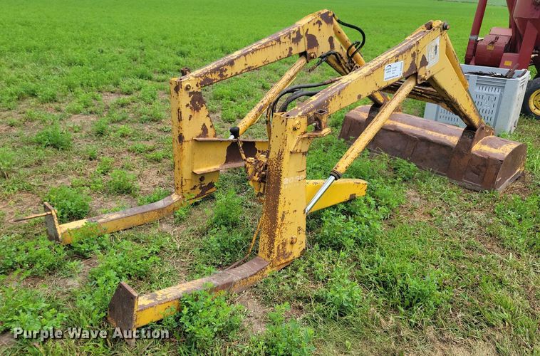 image for item DR4335 International Harvester 2050 Series A loader