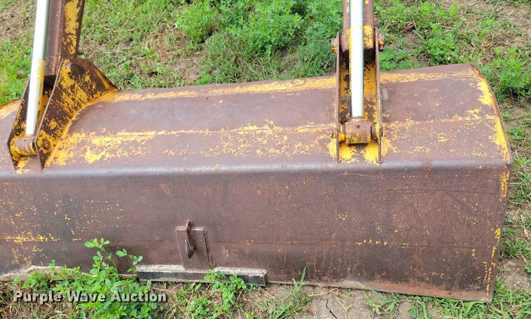 image for item DR4335 International Harvester 2050 Series A loader