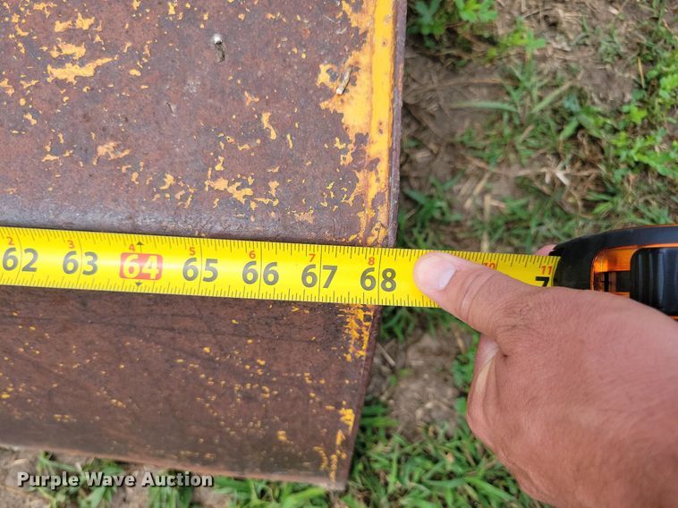 image for item DR4335 International Harvester 2050 Series A loader