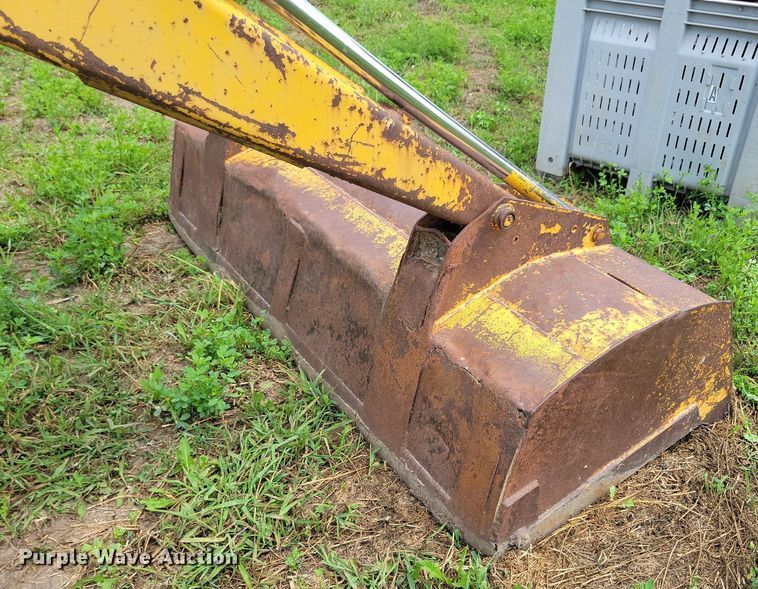 image for item DR4335 International Harvester 2050 Series A loader