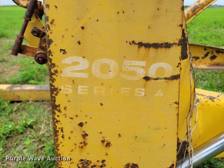 image for item DR4335 International Harvester 2050 Series A loader