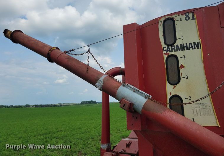 image for item DR4337 Farmhand 817 feed grinder/mixer