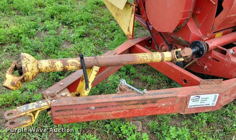 image for item DR4337 Farmhand 817 feed grinder/mixer