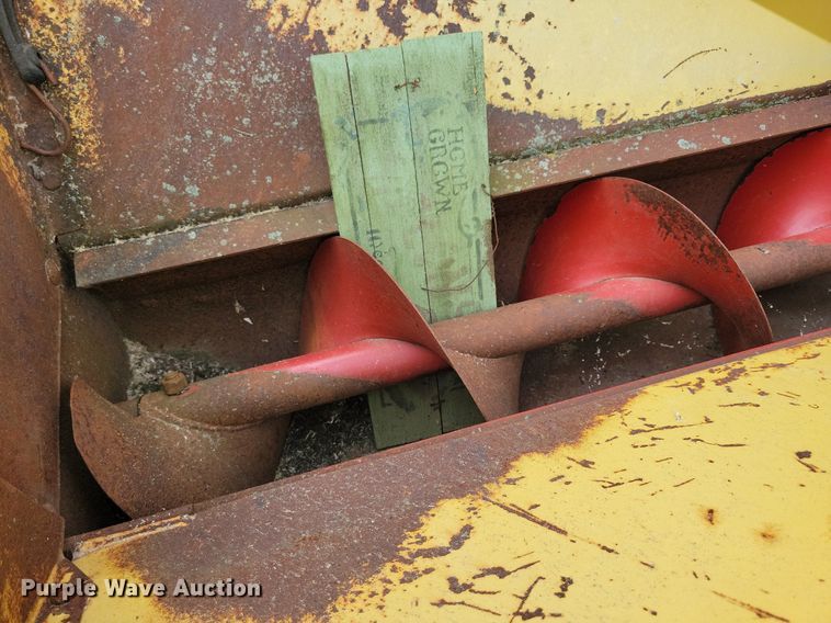 image for item DR4337 Farmhand 817 feed grinder/mixer