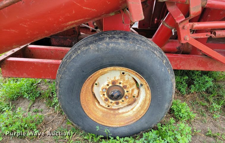 image for item DR4337 Farmhand 817 feed grinder/mixer