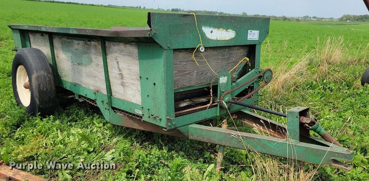 image for item DR4349 Badger BN 200 manure spreader