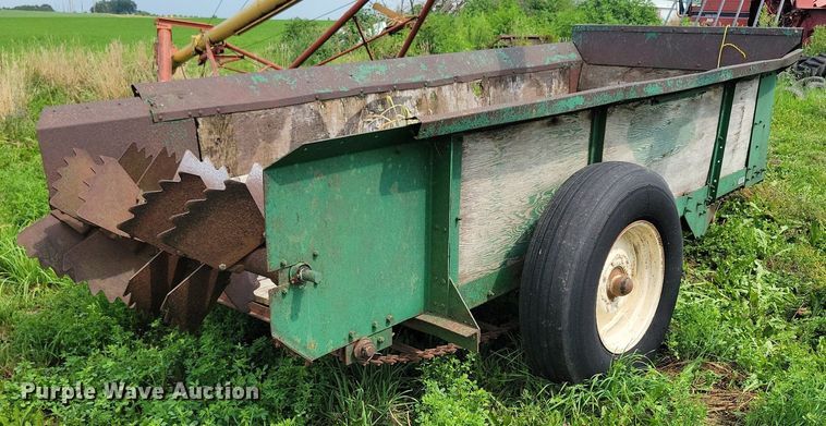 image for item DR4349 Badger BN 200 manure spreader