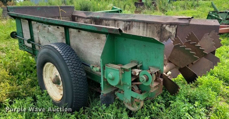 image for item DR4349 Badger BN 200 manure spreader