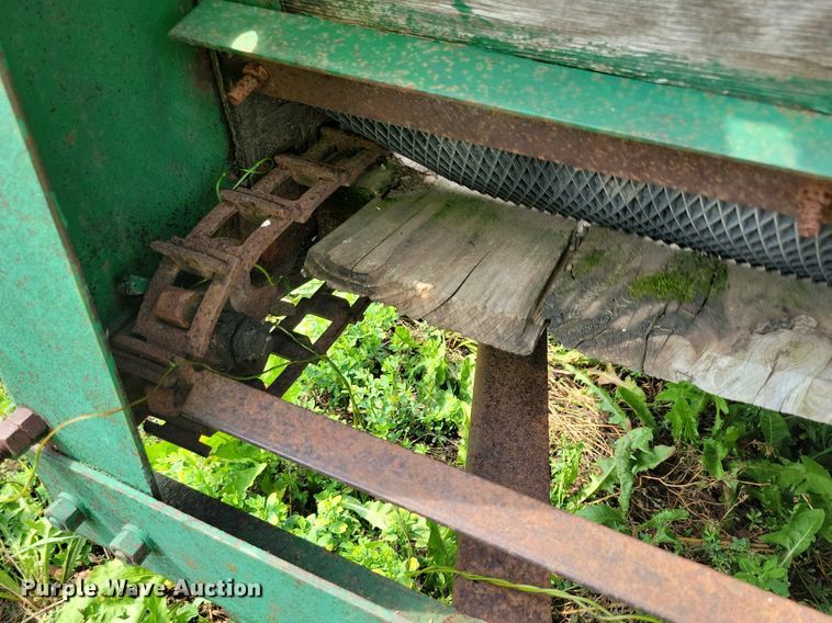 image for item DR4349 Badger BN 200 manure spreader