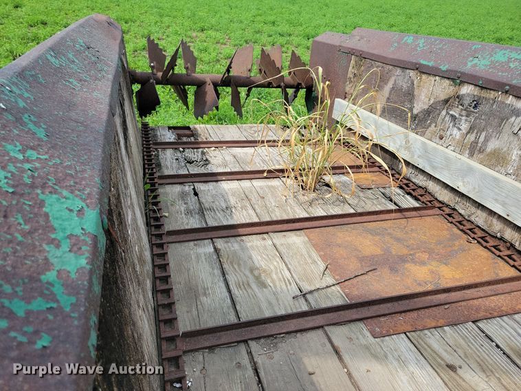 image for item DR4349 Badger BN 200 manure spreader