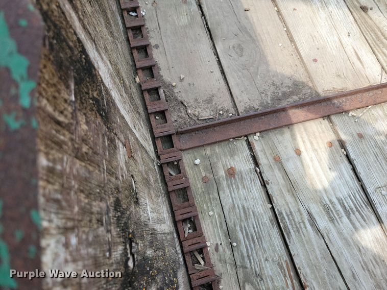 image for item DR4349 Badger BN 200 manure spreader