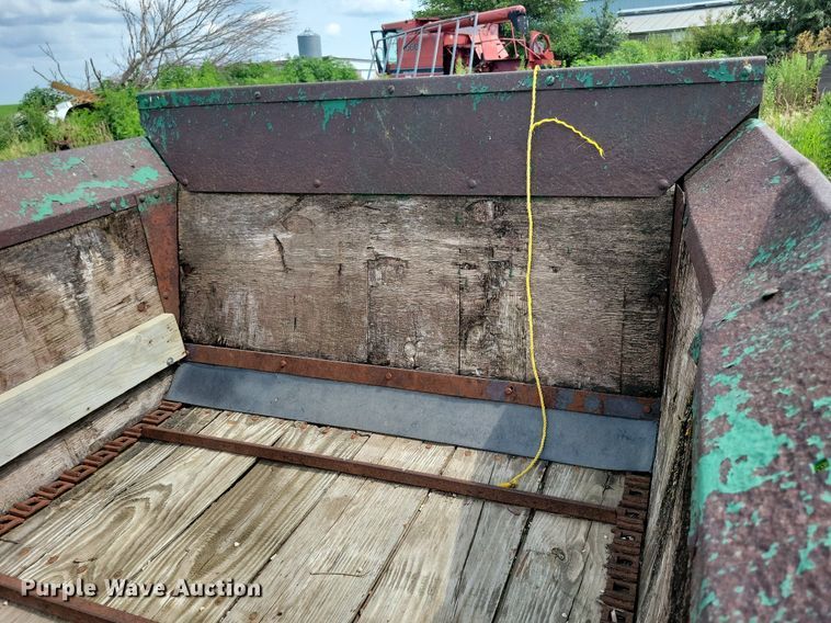 image for item DR4349 Badger BN 200 manure spreader