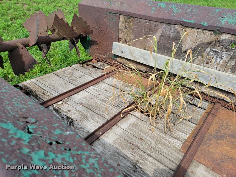 image for item DR4349 Badger BN 200 manure spreader