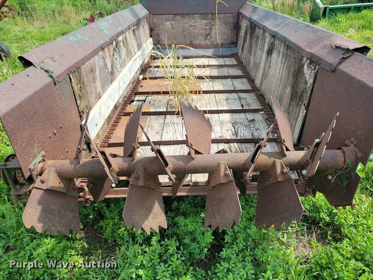 image for item DR4349 Badger BN 200 manure spreader